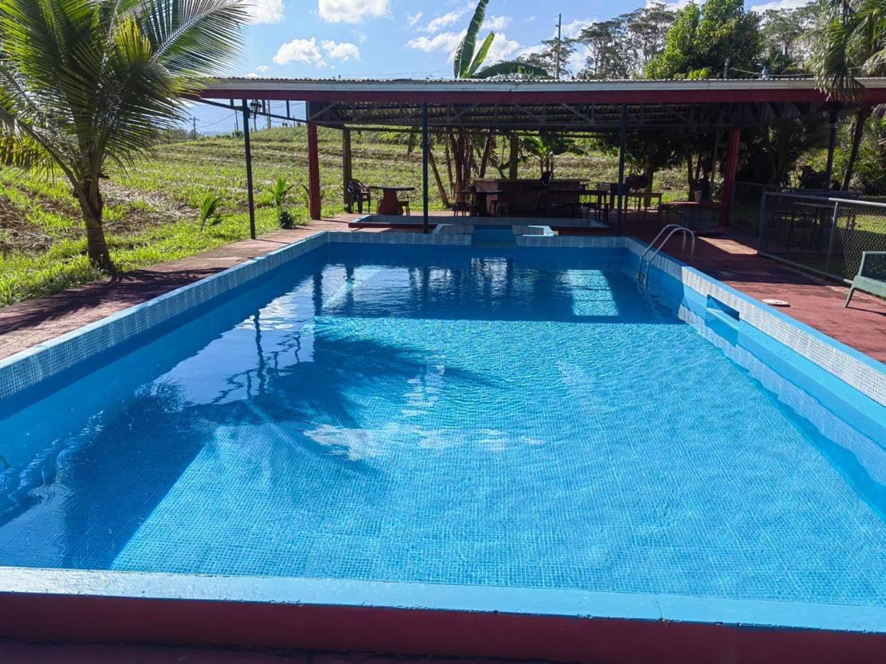 Cabinas El Botecito Muelle エクステリア 写真